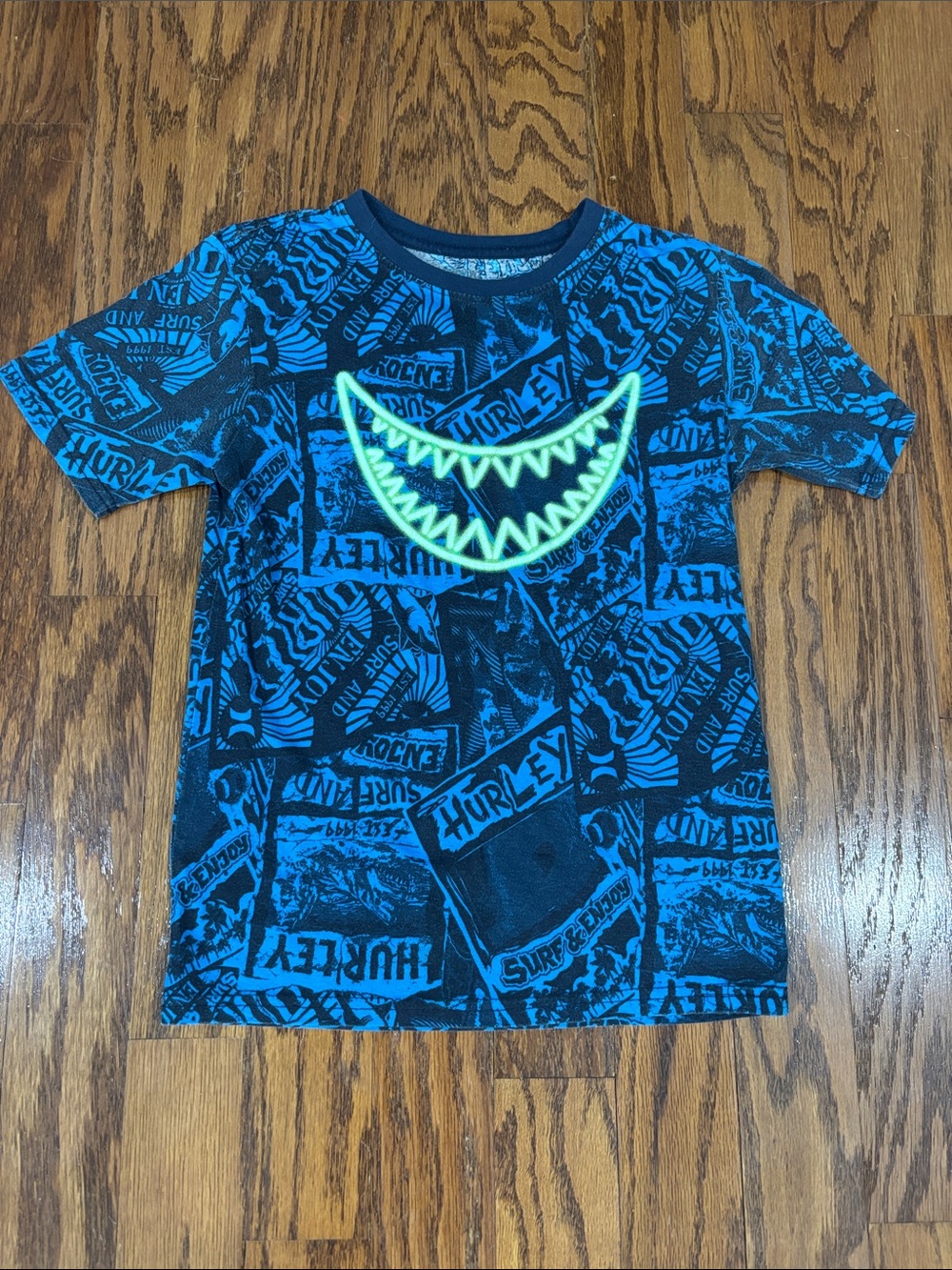 Hurley, Boys, Blue & Black Graphic Short Sleeve Tee w/Neon Smile, Size M (10/12)